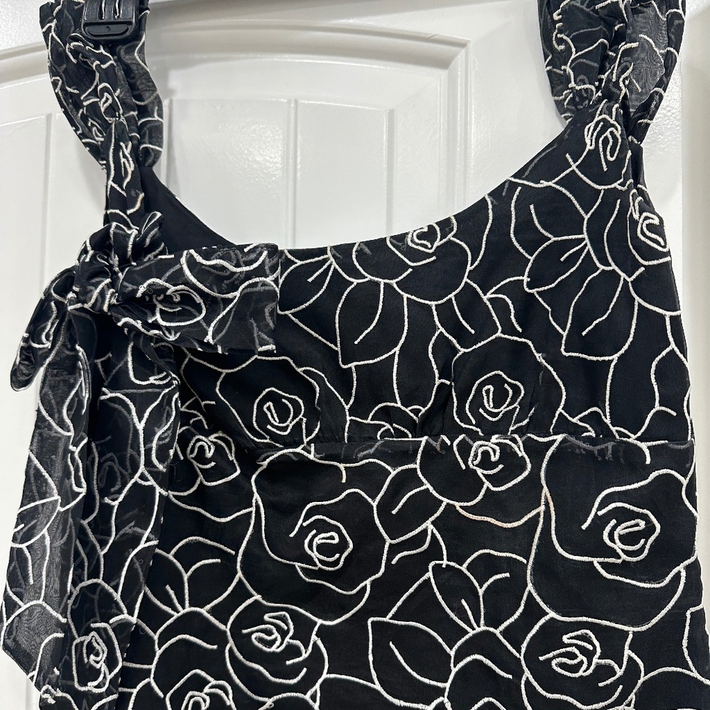 LBD 
Excellent condition 
Size 2 - Picture 3 of 6